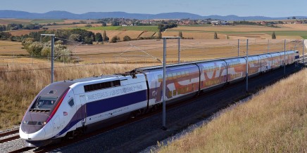 LGV-pour-la-premiere-fois-un-TGV-a-relie-Paris-a-Rennes-en-1h26